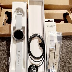 SOLD SOLD Samsung Galaxy Watch 4 Classic non-LTE 43mm WITH EXTRAS